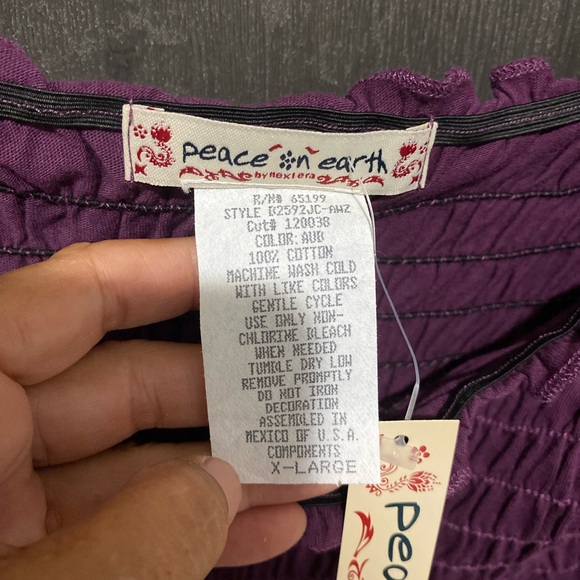 Pretty purple off the shoulder Peace on Earth size XL. - Picture 2 of 3